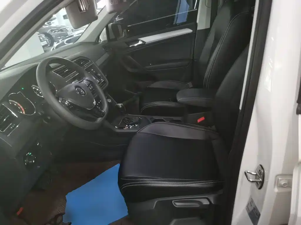 Volkswagen Tiguan L — миниатюра 15