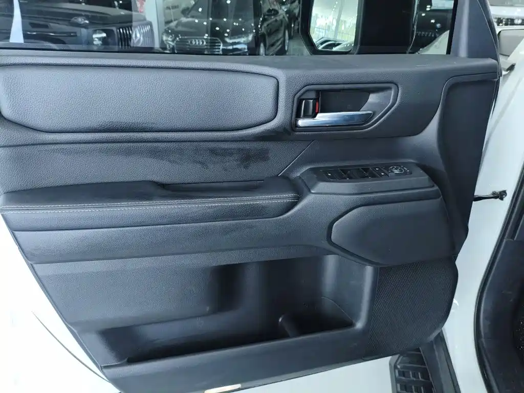 Toyota Prado — миниатюра 7