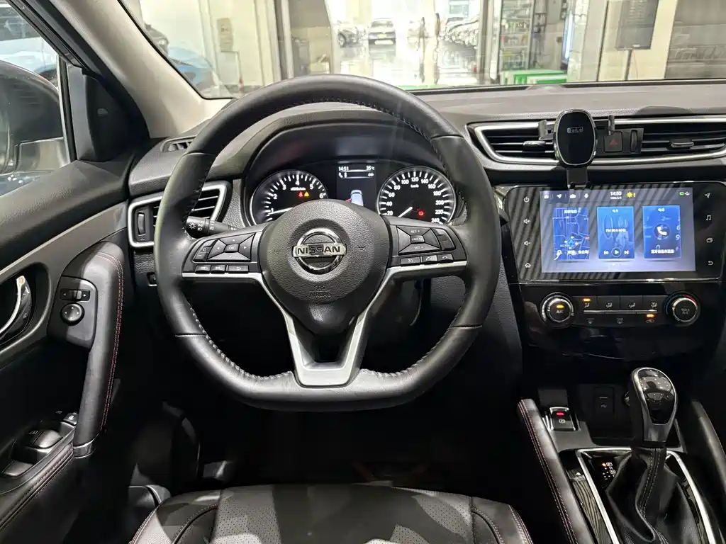 Nissan Qashqai — миниатюра 8