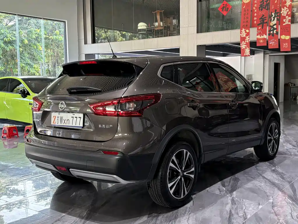Nissan Qashqai — миниатюра 32