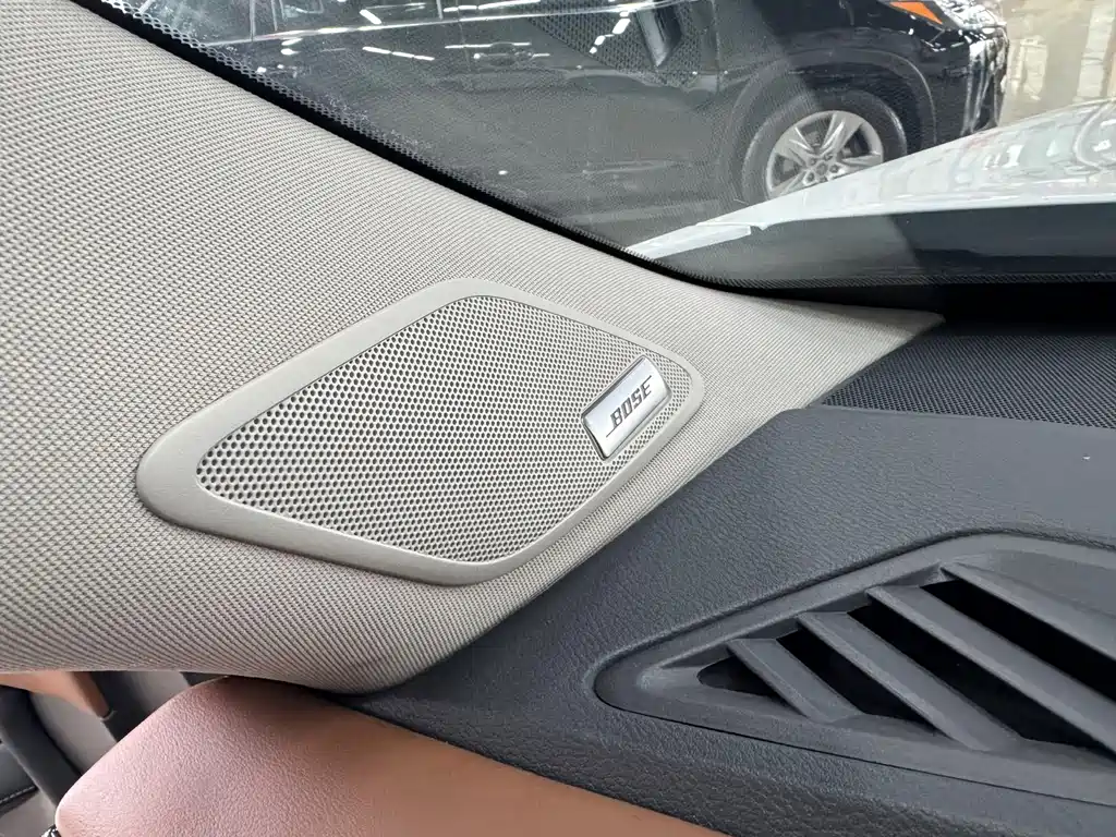 NISSAN EXPLORING THE LAND