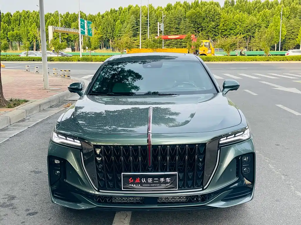 Hongqi H9 2025 2.0T 5 мест