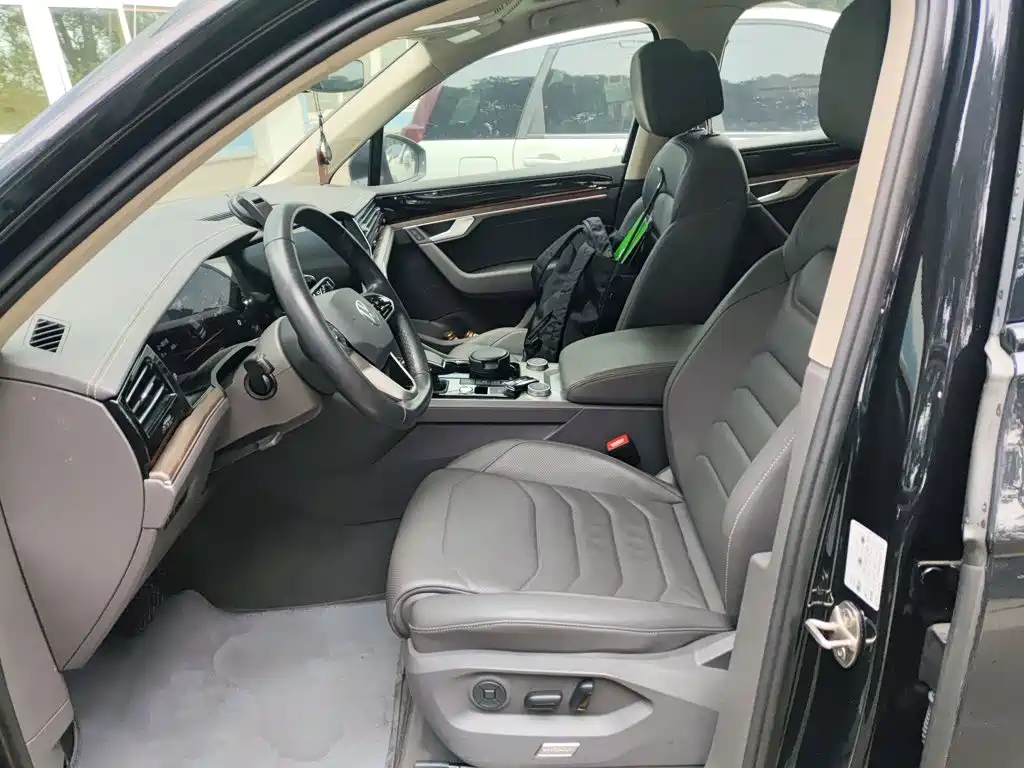 Volkswagen Touareg 2021 3.0TSI Sport