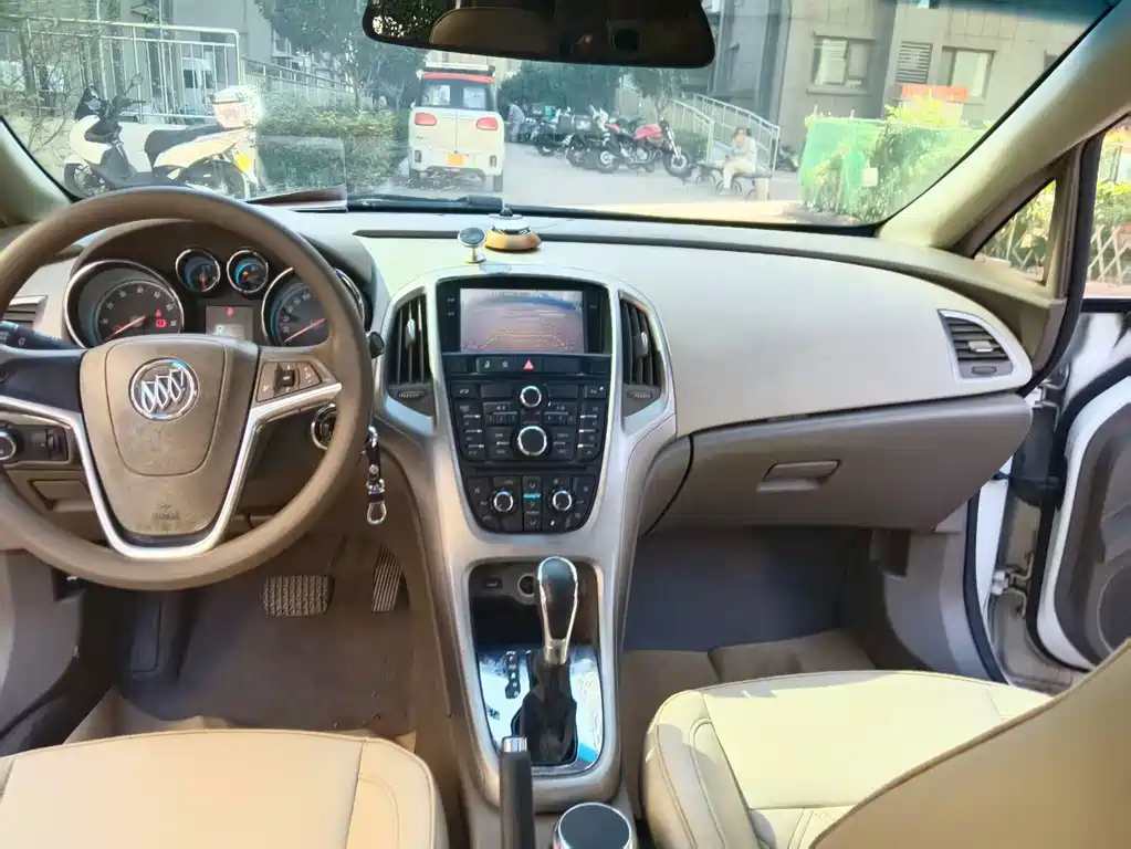 Buick Excelle — миниатюра 13