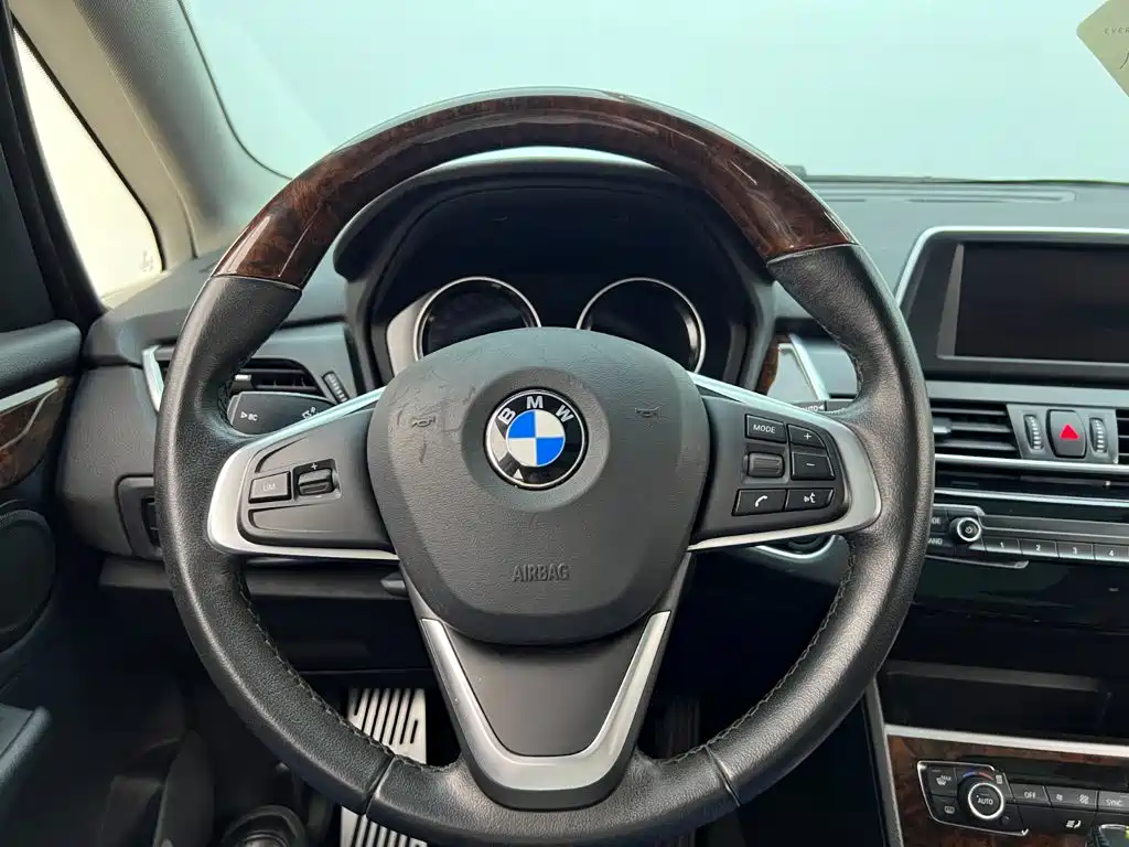 BMW 2 Series Active Tourer — миниатюра 12