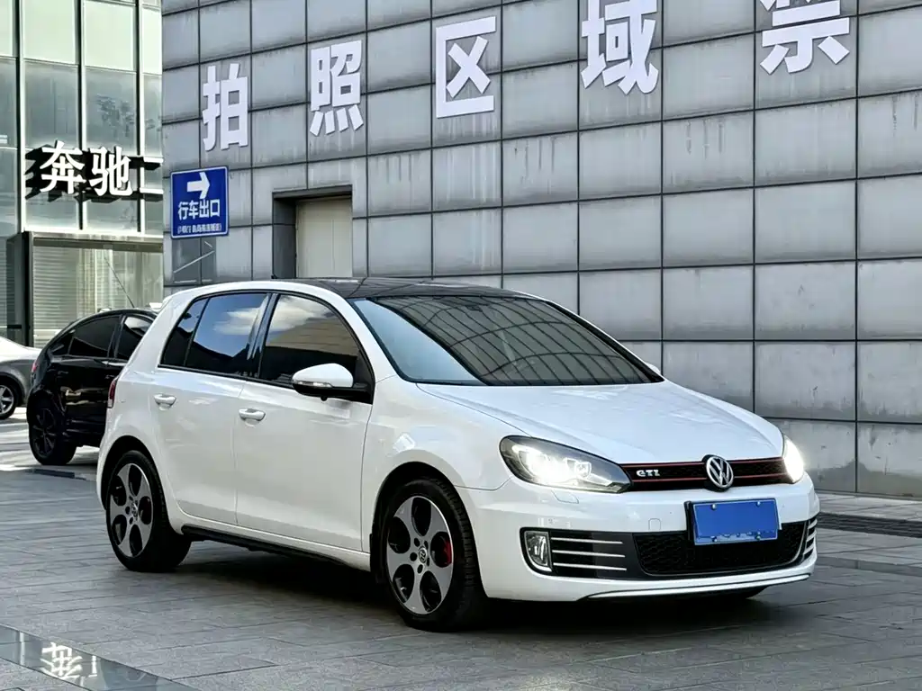 Volkswagen Golf GTI — миниатюра 3
