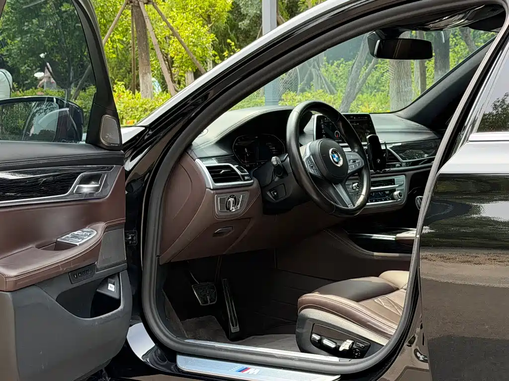BMW 7 Series 7 2021 730Li M Sport