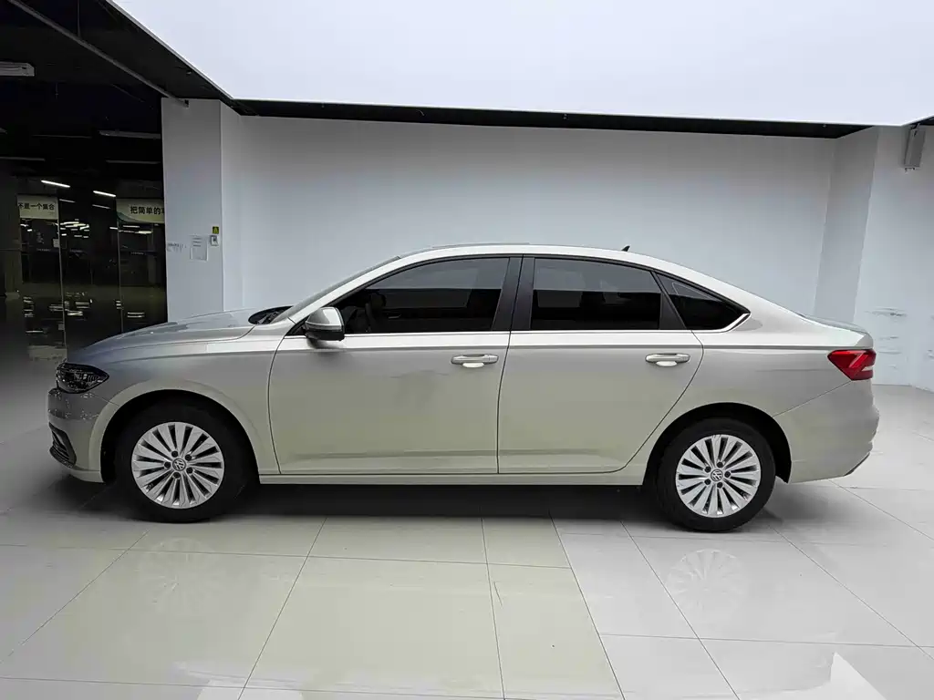 Volkswagen Lavida — миниатюра 4