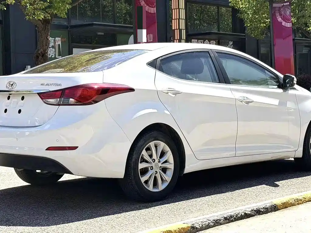 Hyundai Elantra Langdong — миниатюра 7