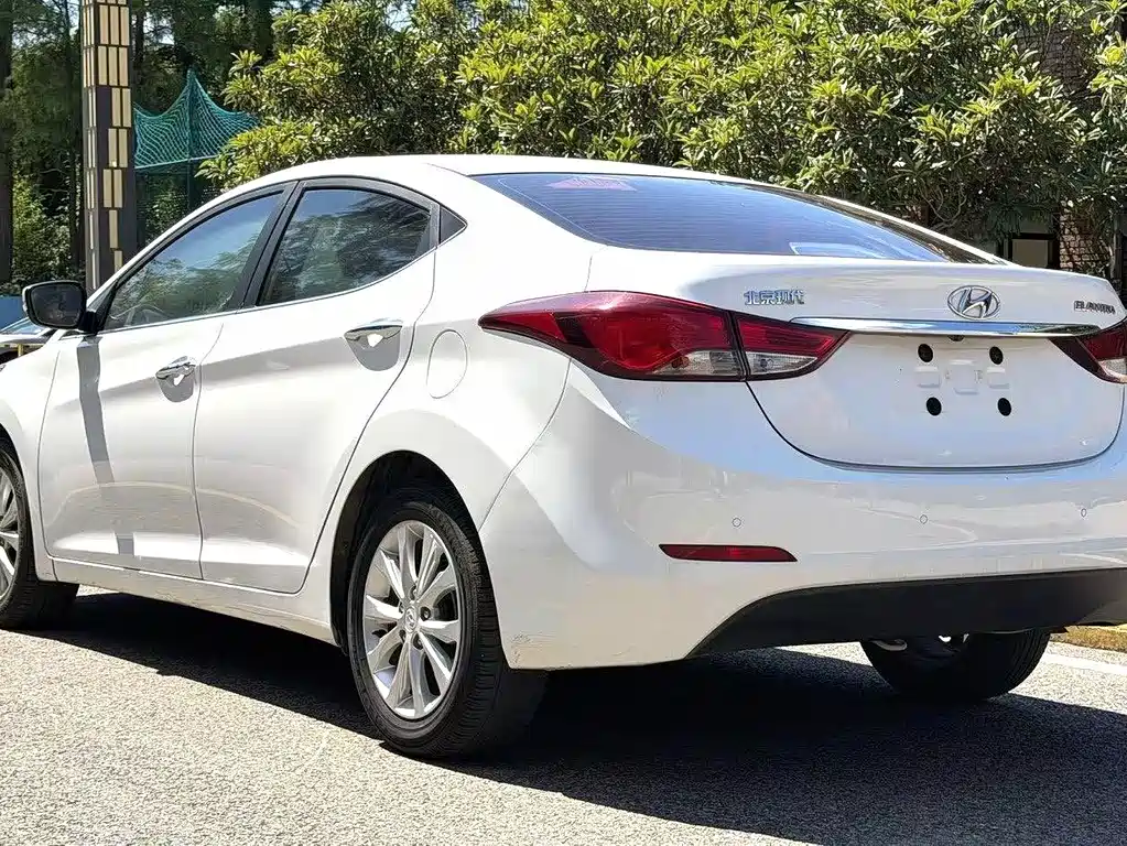 Hyundai Elantra Langdong — миниатюра 8