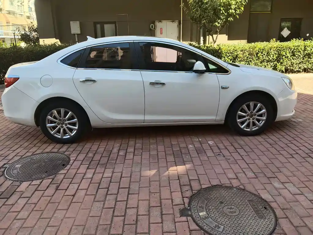 Buick Excelle — миниатюра 7