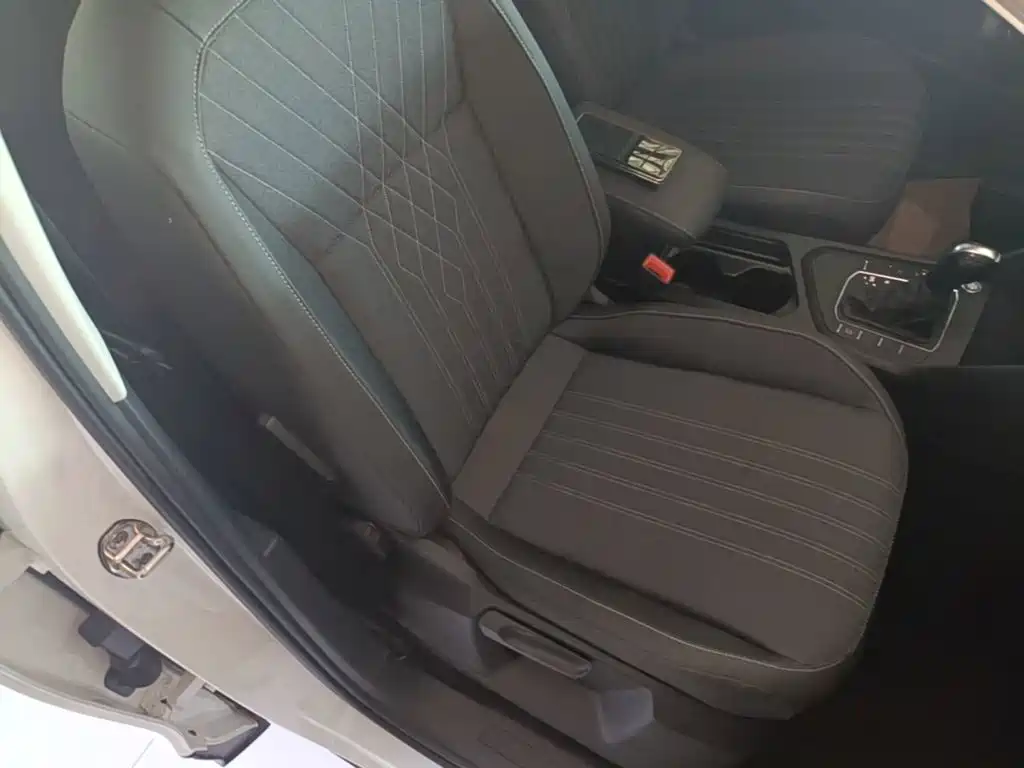 Volkswagen Tiguan L — миниатюра 25