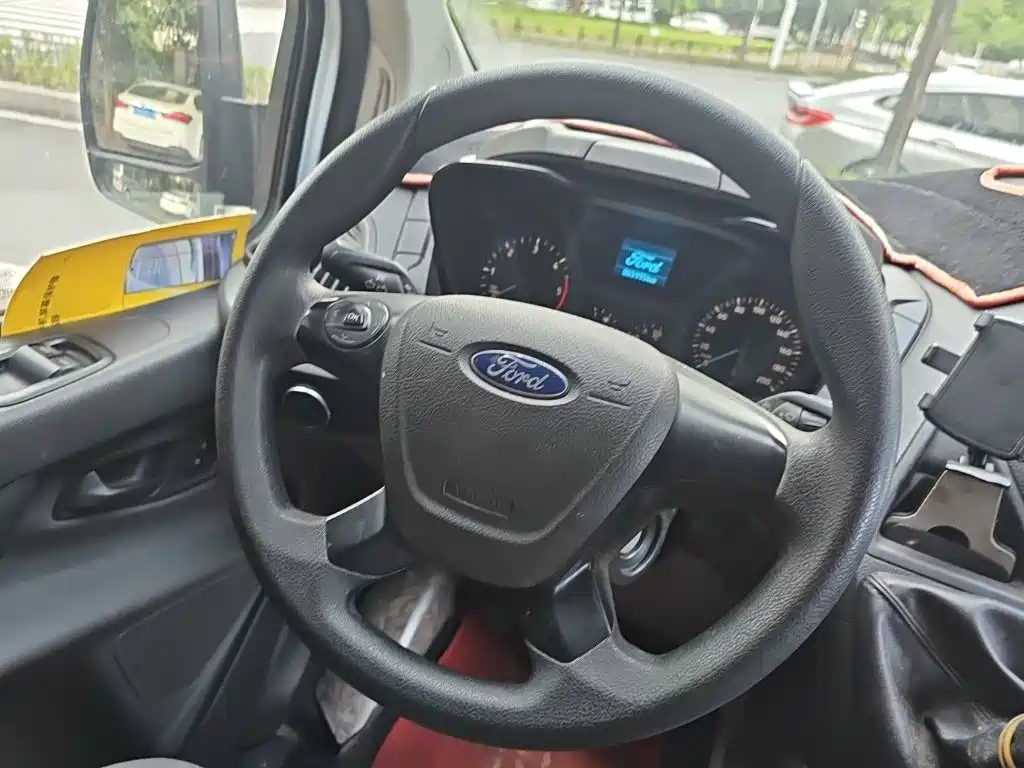 Ford Transit — миниатюра 11