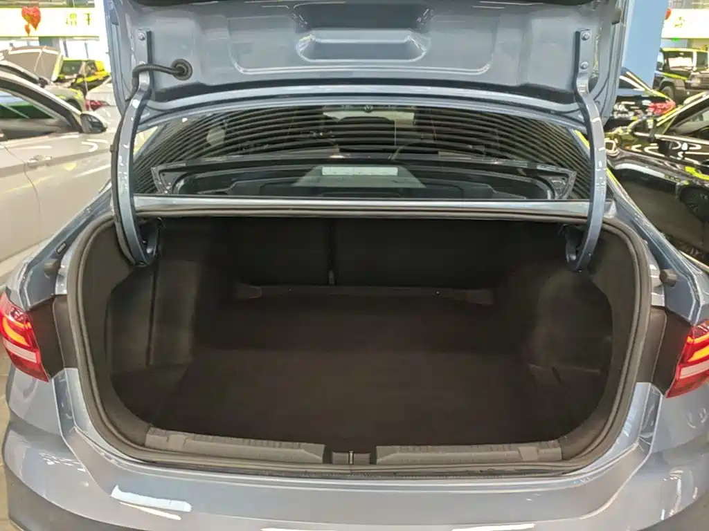 Volkswagen Lavida — миниатюра 19