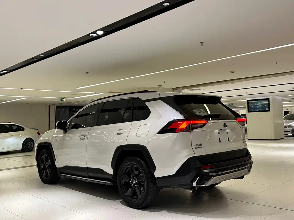 TOYOTA RAV4 RONGFANG