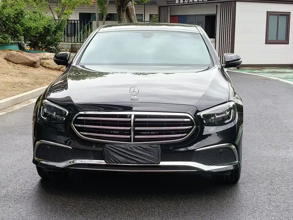 Mercedes-Benz E-Class — миниатюра 2