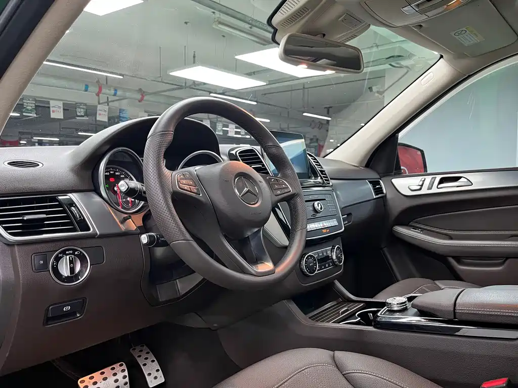 Mercedes-Benz GLE (Import) — миниатюра 8