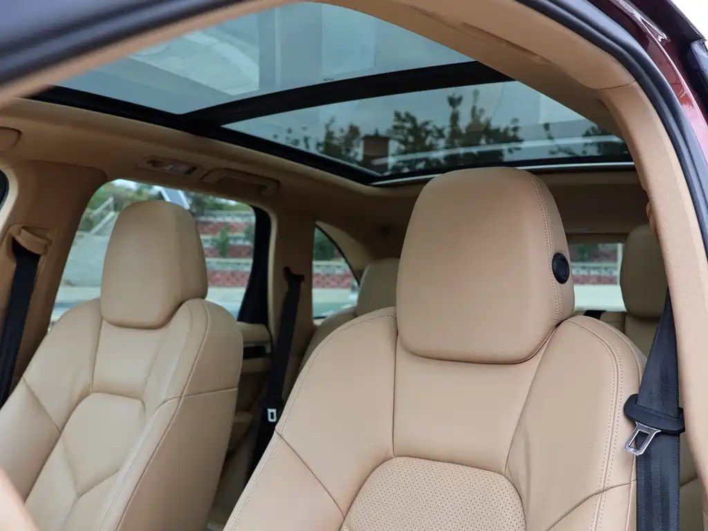 Porsche Cayenne — миниатюра 8