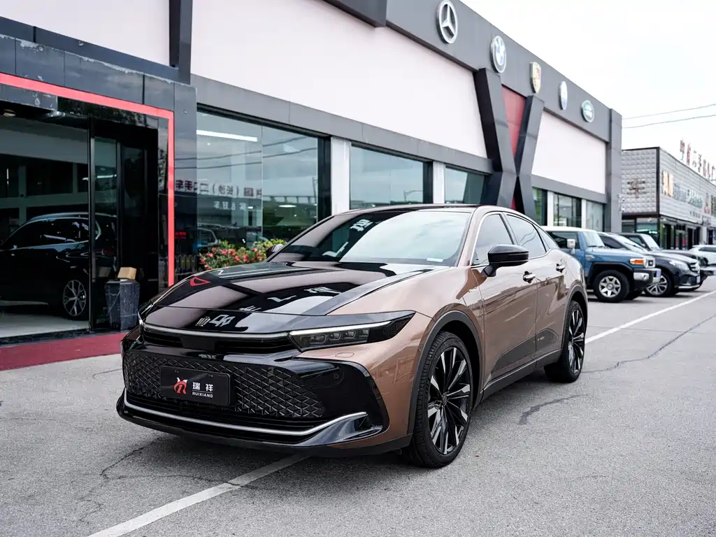 TOYOTA CROWN SPORTCROSS