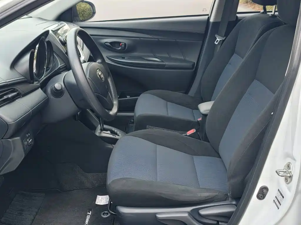 Toyota Yaris L — миниатюра 9