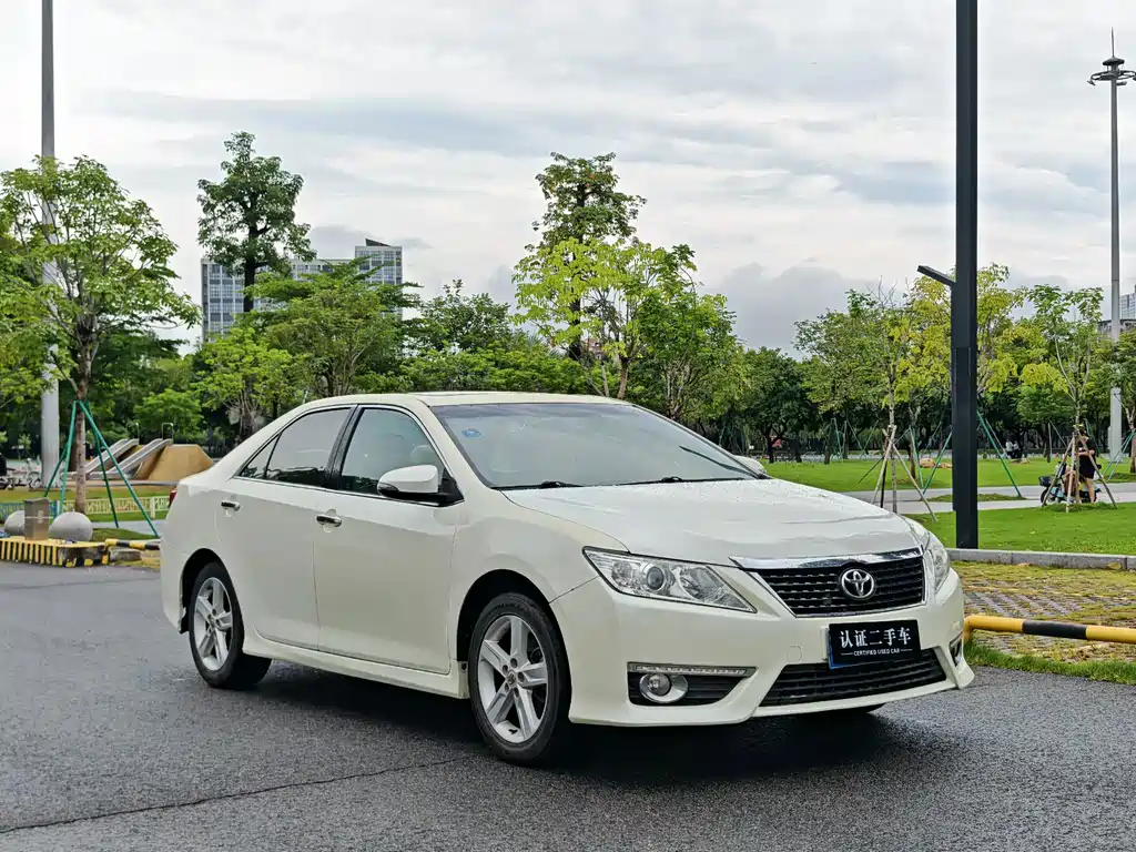 Toyota Camry — миниатюра 3