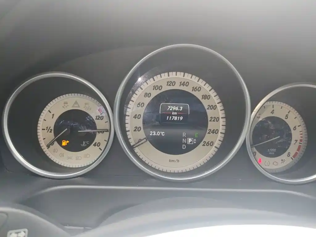 Mercedes-Benz E-Class — миниатюра 12