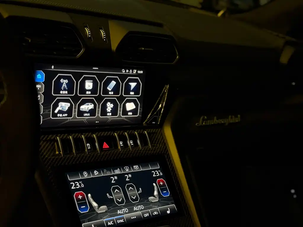 Lamborghini Urus — миниатюра 10