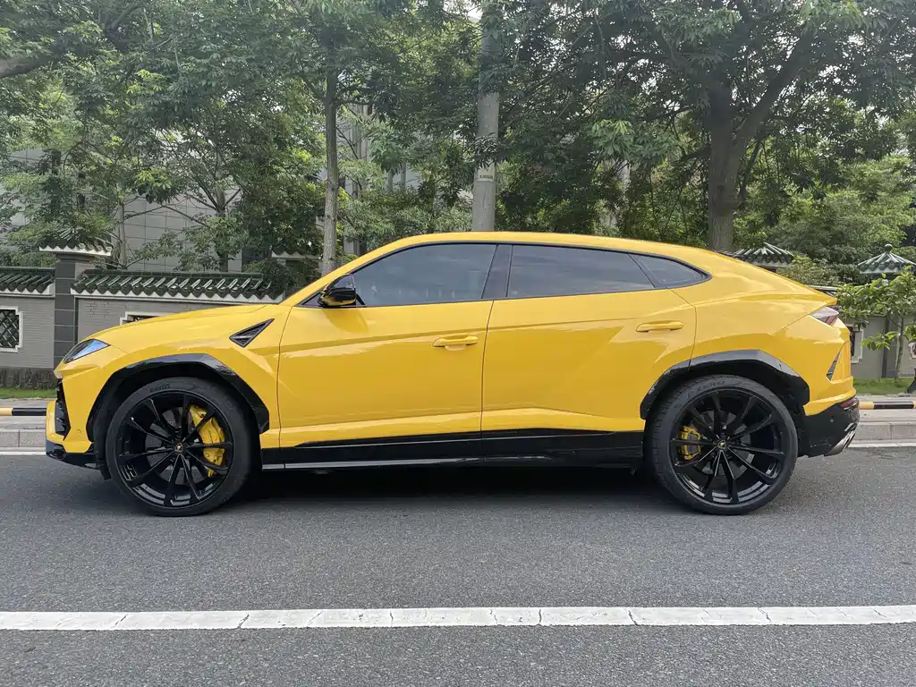 Lamborghini Urus 2021 4.0T V8