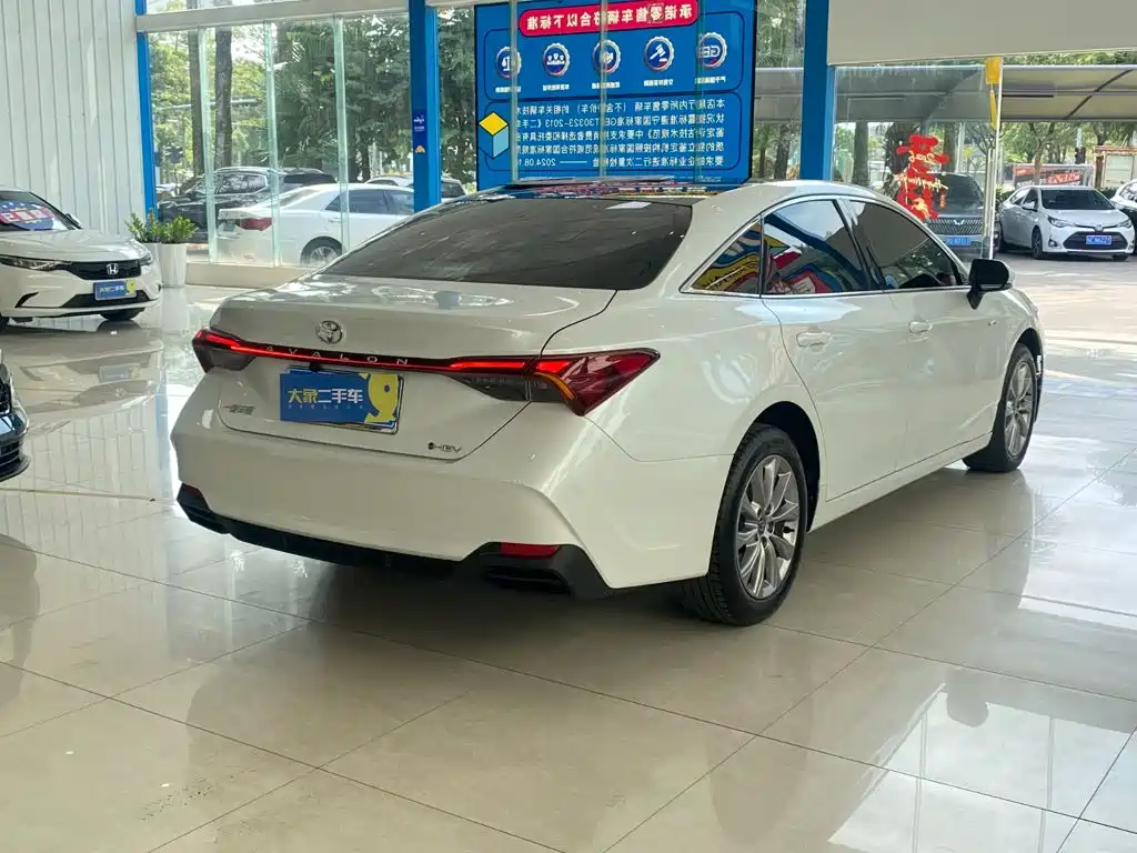 Toyota Avalon — миниатюра 13