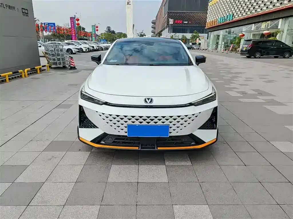 Changan UNI-V 2024 1.5T Luxury Sport