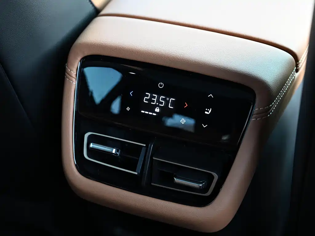 Mazda EZ-6 — миниатюра 12
