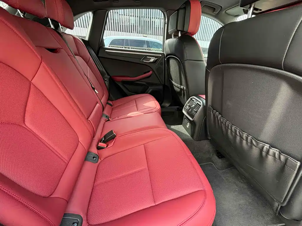 Porsche Macan — миниатюра 7