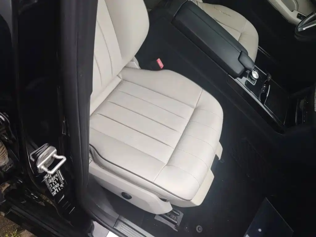 Mercedes-Benz E-Class — миниатюра 25