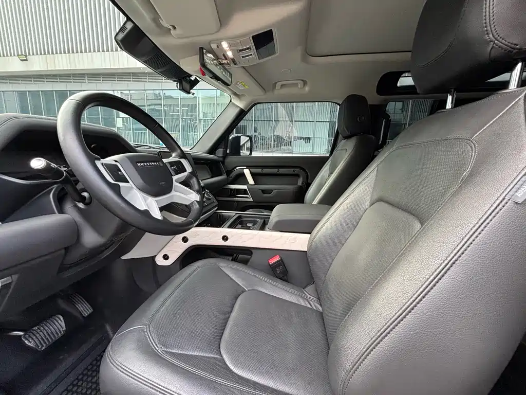 Land Rover Defender — миниатюра 4