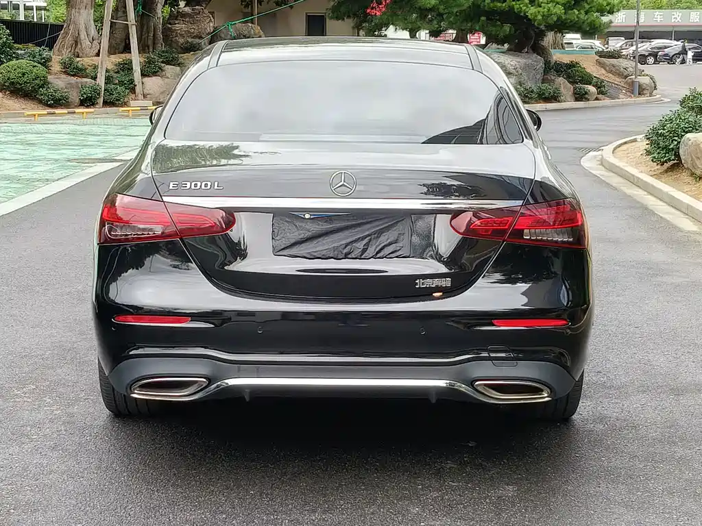 Mercedes-Benz E-Class — миниатюра 18