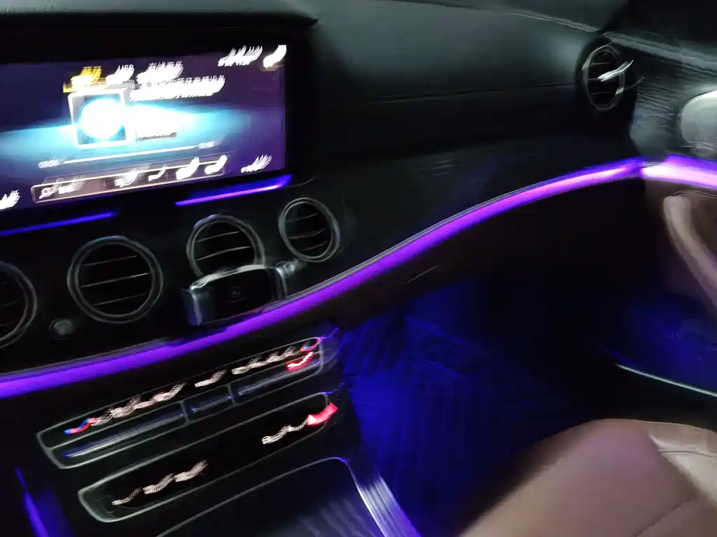 Mercedes-Benz E-Class — миниатюра 16