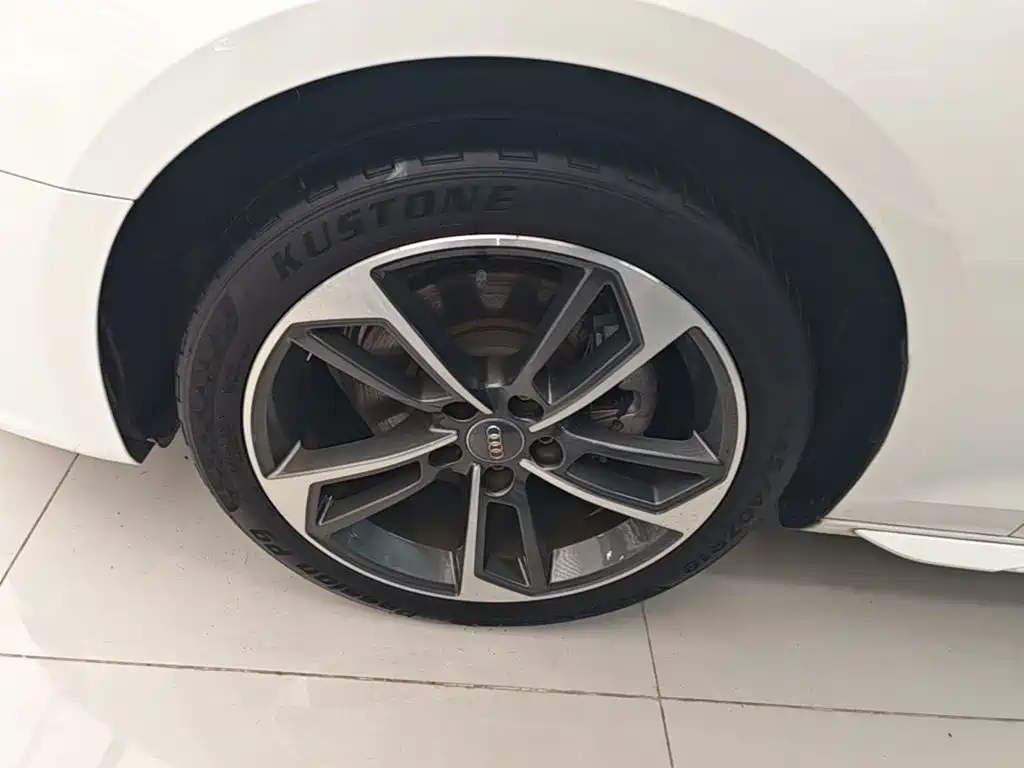 Audi A4L — миниатюра 23