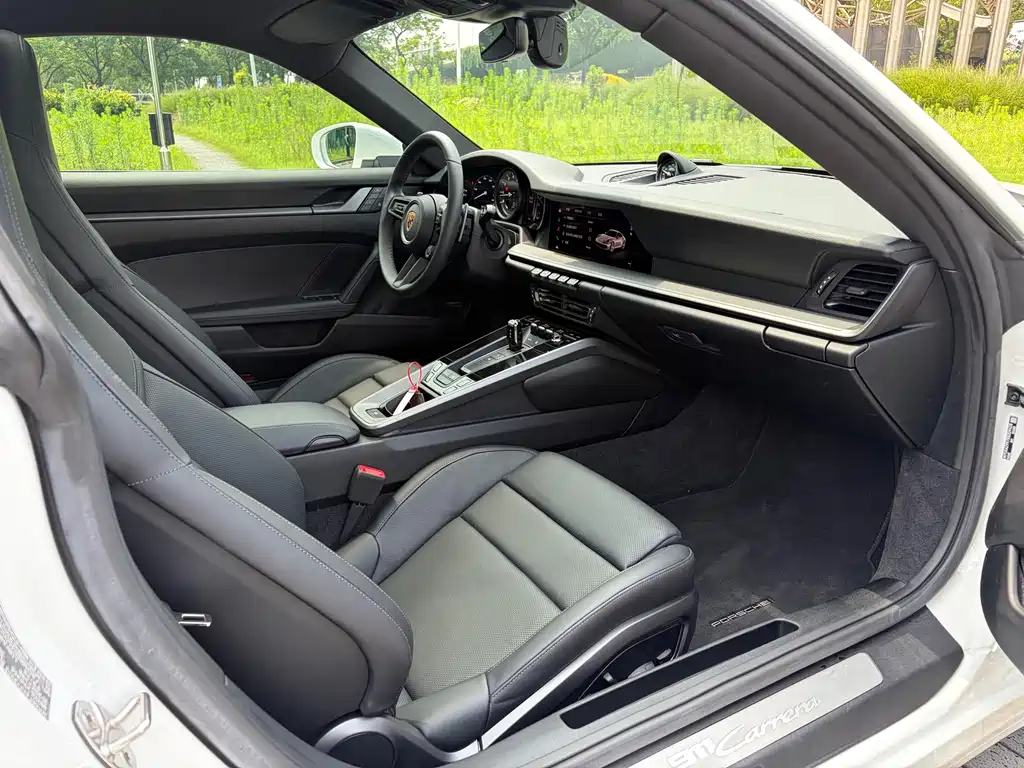Porsche 911 2023 Carrera 3.0T