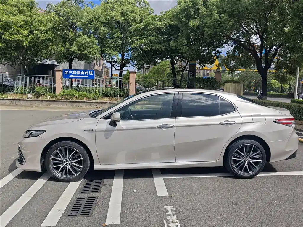 Toyota Camry 2021 2.5HG Luxury