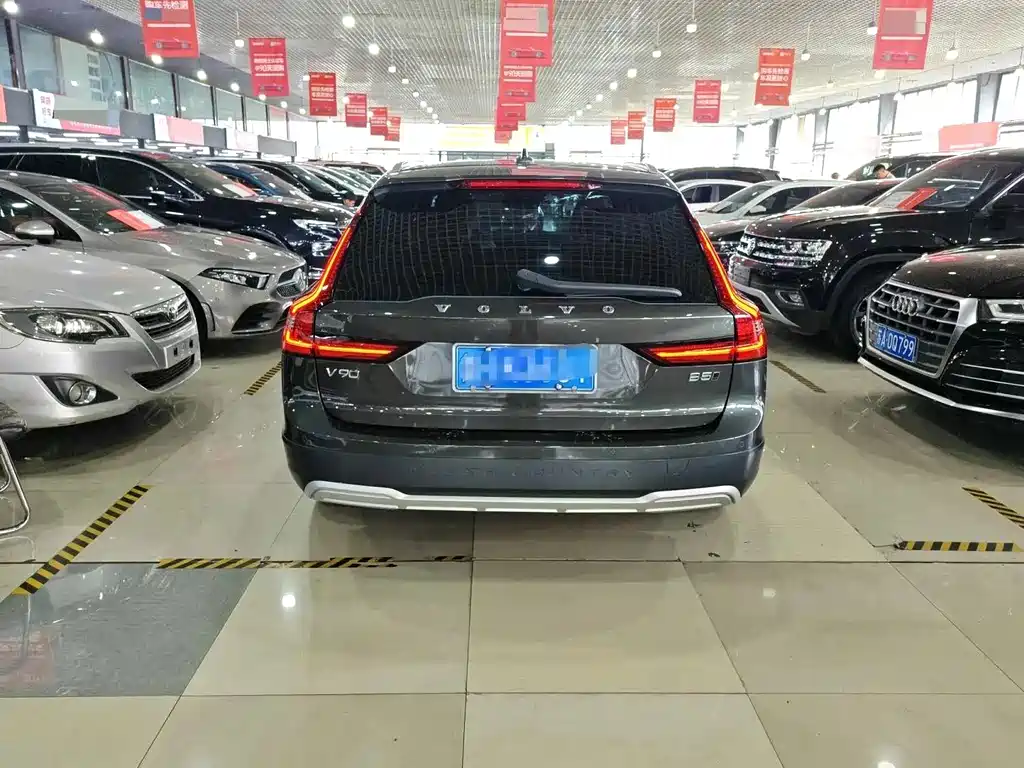 Volvo V90 2021 Cross Country B5 AWD