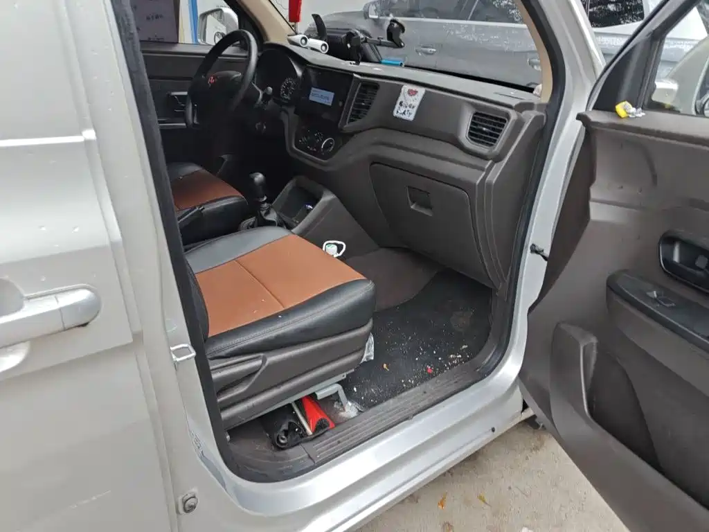 Wuling Hongguang V — миниатюра 19