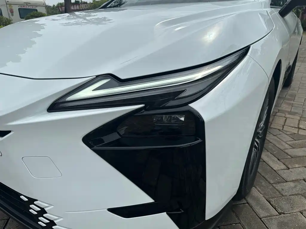 Lexus ES — миниатюра 22