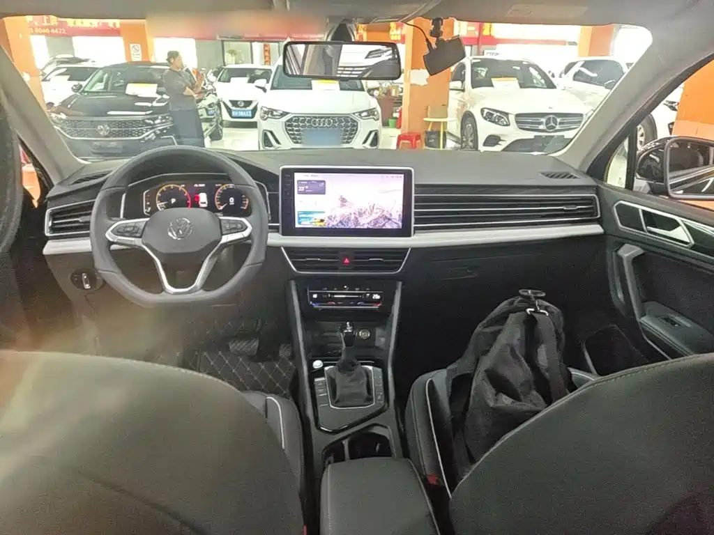 Volkswagen Tiguan L — миниатюра 10