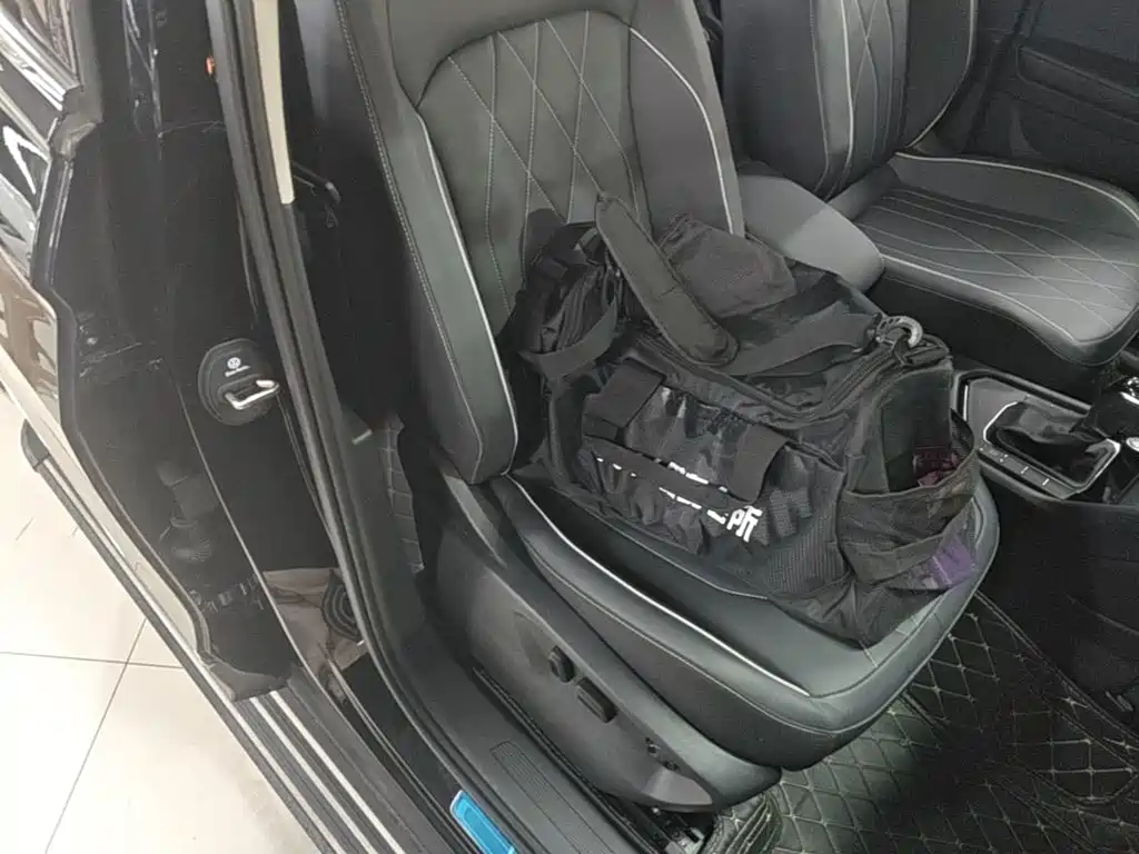 Volkswagen Tiguan L — миниатюра 25