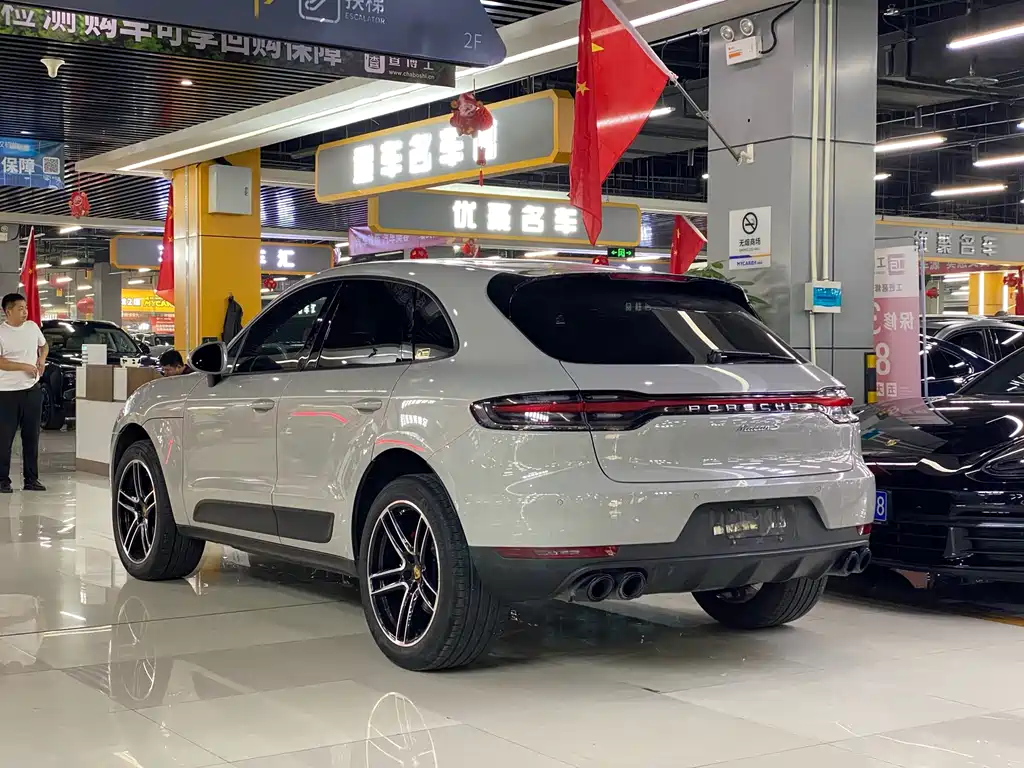 Porsche Macan — миниатюра 16