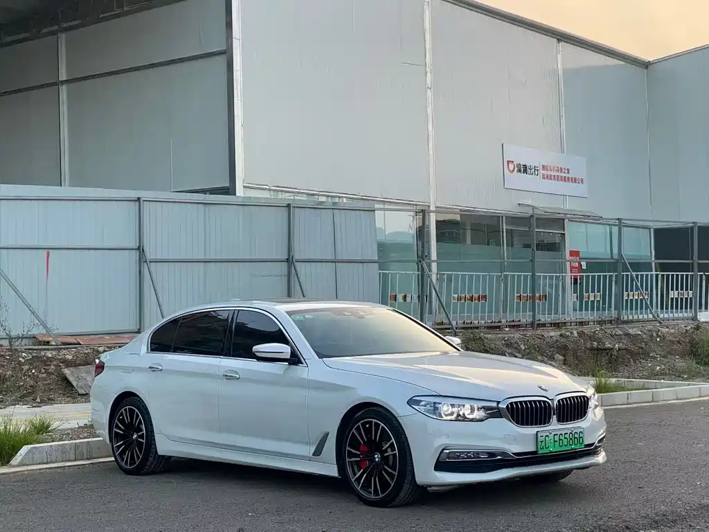 BMW 5 Series New Energy — миниатюра 3