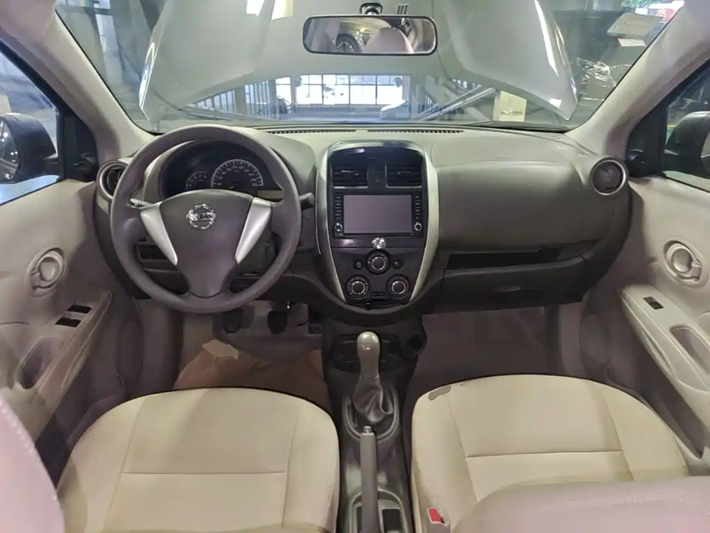 Nissan Sunny — миниатюра 10