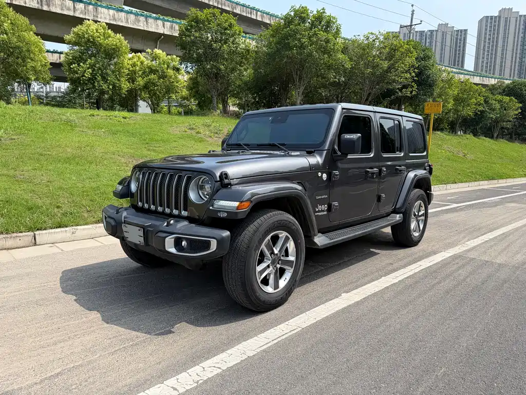 Купить Jeep Wrangler