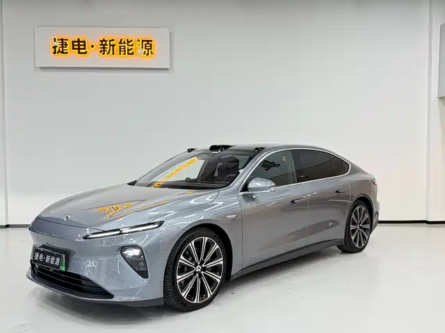 NIO NIO ET7 2025