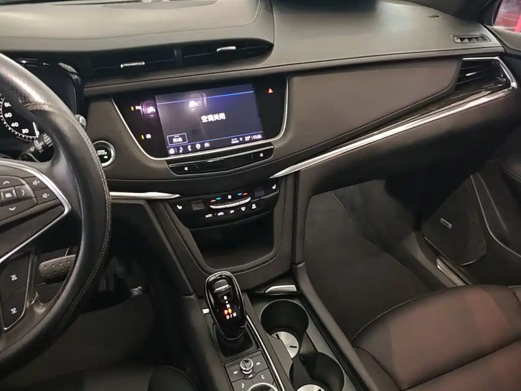 Cadillac XT5 — миниатюра 13